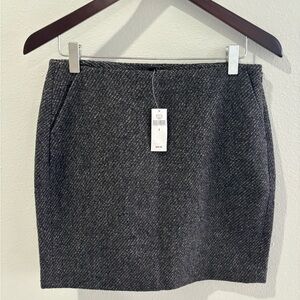 NWT Banana Republic gray wool skirt size 2